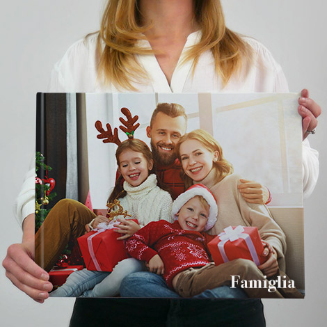 album fotografico in formato 30x39 panoramico con famiglia felice