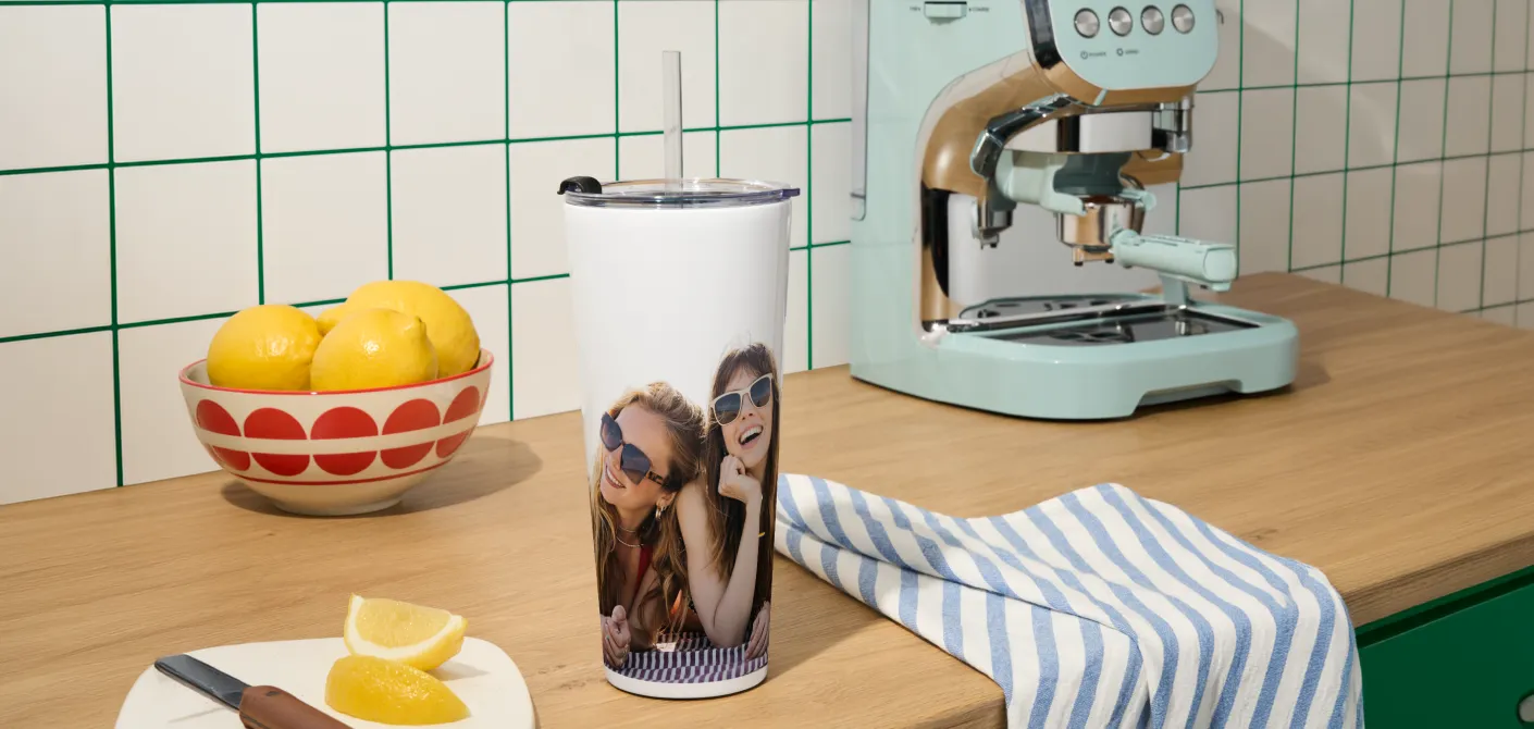 Tumbler with straw 